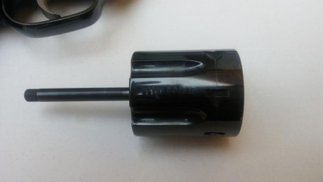 Hola a todos.
Vendo revólver de cuatro pulgadas de cañón marca ASTRA modelo .357 CTG con tambor adicional 01