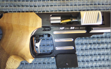 FIABLE. Un que no falla. La pistola nueva que me a comprado tiene dos cargadores, que no funccionan. Chatara 00