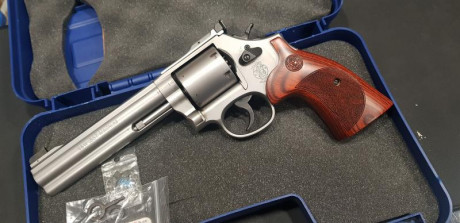 Impecable,  con 5 meses , solo estrenado 
En F ,  
Madrid 01