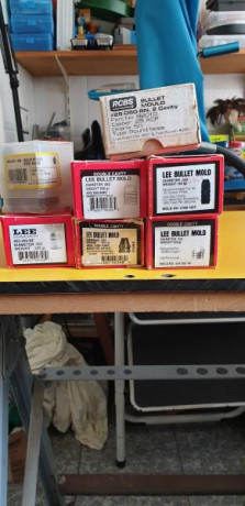 Buenas tardes.
Os ofrezco para la venta un grupo de turquesas la mayoría Lee y alguna RCBS por lo extenso 01