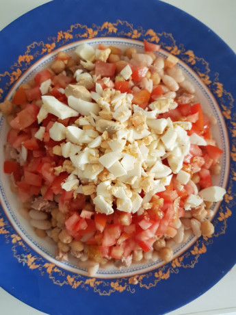 Hoy para comer acelgas hervidas y chuletón de vaca gallega vieja con seis semanas de maduración en cámara 140