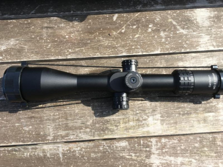 Vendo magnifico visor Carl Zeiss modelo Conquest MC-Z 5-25X50. La reticula es Rapid Z600. Sin marcas de 02