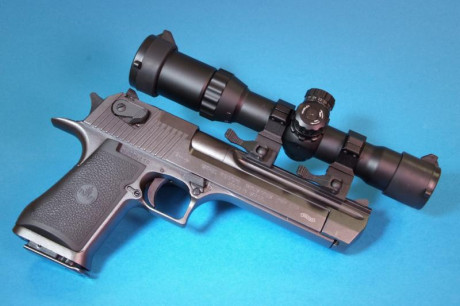 - Compañeros   Comienzan las REBAJAS DE AGOSTO  -  Nueva oferta:  1.250 € 

Vendo Pistola  DESERT EAGLE 01