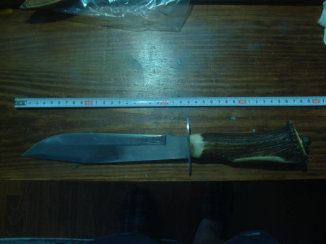 Cuchillo artesanal J.J. Martinez años 70 asta de venado Largo hoja 22,0 cm Largo total 37,0 cm espesor 01