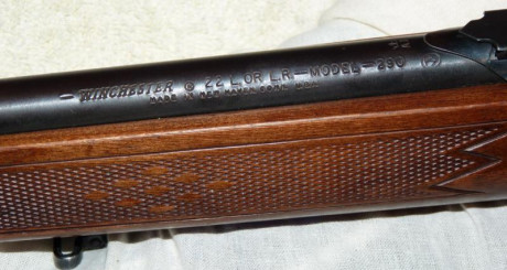Vendida carabina Winchester semiautomática calibre .22. Guiada en la licencia E.
Cañón a espejo, muy buen 01
