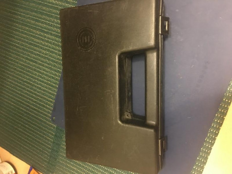 Hola familia, vendo pistola Cz75 de 9 mm parabellum  gris mate con un bonito armazón, no he visto ninguna 11