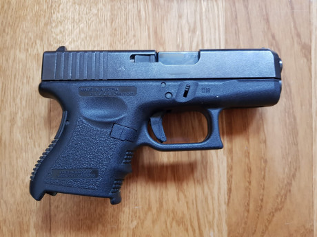 Se vende arma particular Glock 26 3ra generación 
Maletín original con accesorios de serie e instrucciones
Cargador 20