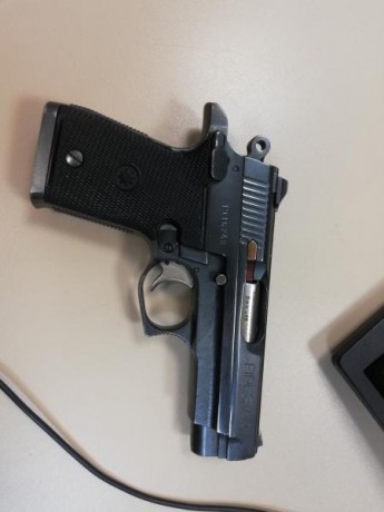 buenos días un compañero vende una firestar M43 9mm Pb en muy buen estado.
Pide por ella 120€ + portes 01