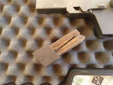 Vendo Walther GSP  cal. 32 WC. 
La vendo con maletín de transporte , un solo cargador  32, signos normales 00