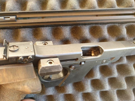 Vendo Walther GSP  cal. 32 WC. 
La vendo con maletín de transporte , un solo cargador  32, signos normales 10