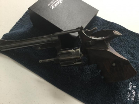 Vendo Revólver Astra 357 Magnum, yo no lo uso y seguro que alguien le dará mas vida. Si se necesitan más 00