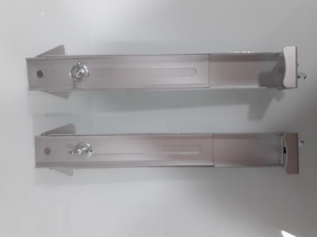 Buenos días, limpiando armarios me he encontrado un par de cosas que ya no uso, a ver si a alguien le 01