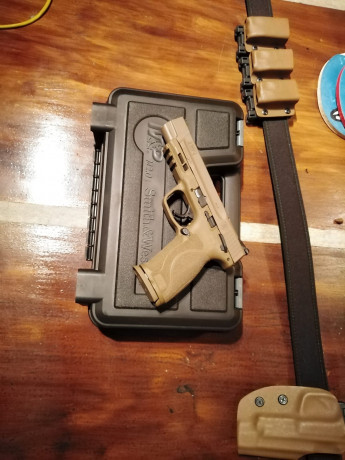 Hola.

Un compañero del club me pide que ponga a la venta su recientemente adquirida S&W. Se iba a 02