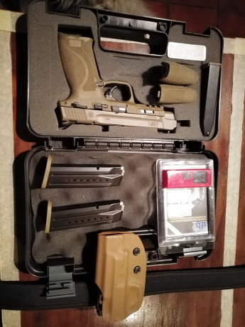 Hola.

Un compañero del club me pide que ponga a la venta su recientemente adquirida S&W. Se iba a 00