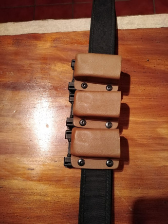 Hola.

Un compañero del club me pide que ponga a la venta su recientemente adquirida S&W. Se iba a 22