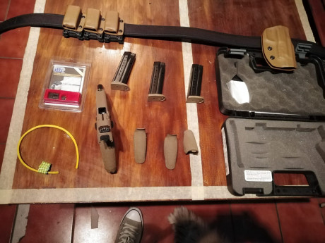 Hola.

Un compañero del club me pide que ponga a la venta su recientemente adquirida S&W. Se iba a 31