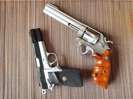 Buenas,

Me voy a iniciar en el IPSC,y me gustaria saber vuestras opiniones sobre las siguientes pistolas 120