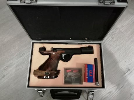 Buenas.
Vendo esta pistola.
Unique des 69 calibre 22lr
Muy precisa
Un cargador y varios repuestos
Maletin 02