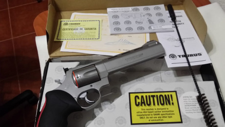 Se vende taurus ,calibre 454 Casull en 6" con muy pocos disparos ,guiado en F. 600€ . No quiero cambios 02