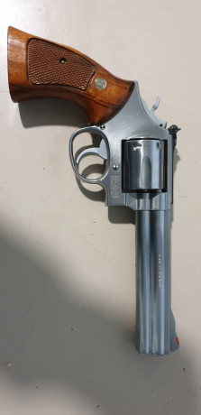 Un amigo me pide que le venda esta preciosidad, lástima que no tenga cupo
SMITH WESSON 686  6PULGADAS 01