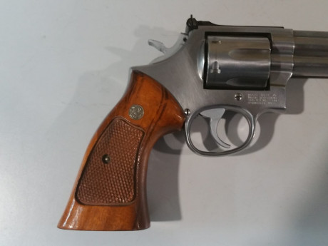 Un amigo me pide que le venda esta preciosidad, lástima que no tenga cupo
SMITH WESSON 686  6PULGADAS 10
