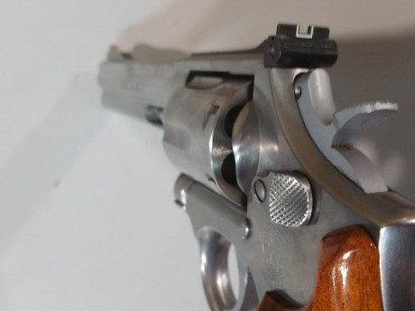 Un amigo me pide que le venda esta preciosidad, lástima que no tenga cupo
SMITH WESSON 686  6PULGADAS 20