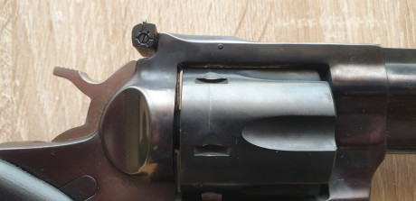 UN AMIGO VENDE ESTA PRECIOSIDAD y yo sin cupo!!!!!!!   :homer: 
RUGER GP100 4 PULGADAS está nueva, nueva, 01