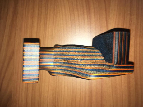 Vendo cacha Rink en madera laminada para Hammerli 280 de diestros talla M. Sin estrenar.
Precio en Tiromanía, 02