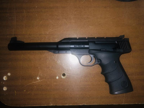 Vendo pistola balines diabolo 4, 5 comprada hace un mes en Armería Álvarez esta nueva. Ha tirado sólo 02