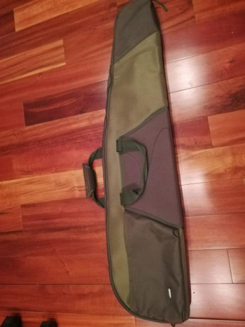 Esta en Madrid y precio 20 euros, envio aparte si lo hubiera. La funda  es doble por cierto. 00