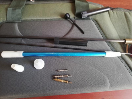 2 Baquetas calibre 308 y 22 con sus puntas correspondientes, 30 euros las  2, usados 2 o 3 veces. 02