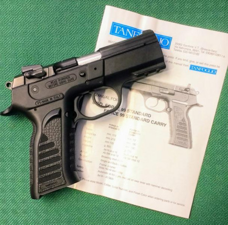 Se vende pistola compacta Tanfoglio Force 99 Carry, 9 parabellum, con dos cargadores y maletín. Poquísimos 01