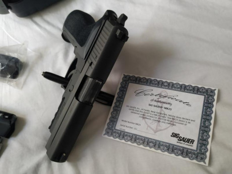 Lo dicho vendo esta Sig Sauer p 226 MK 25 la sig hecha para los US NAVY SEALS este modelo se caracteriza 02