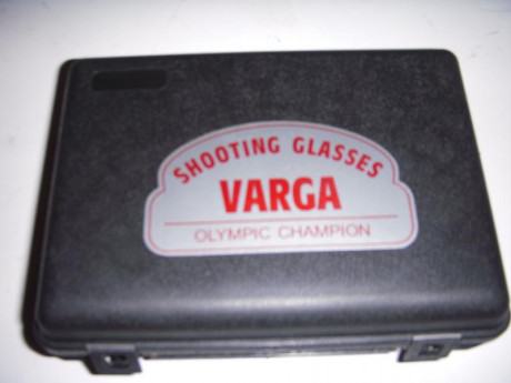  varga.JPG  varga..JPG  varga gafas.JPG  00