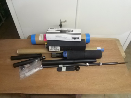 Pongo a la venta los siguientes accesorios.

1.- Deposito de aire con su tapa protectora, su cantonera 02