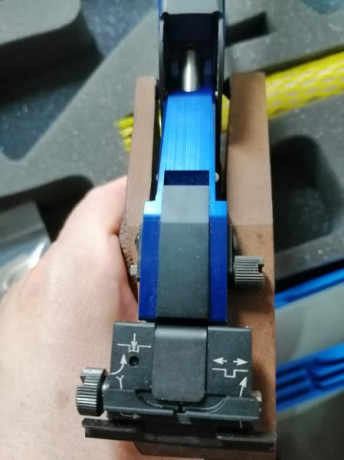 Buenas compañeros, un amigo del club me ha dicho que ponga a la venta su pistola electrónica de aire comprimido. 11