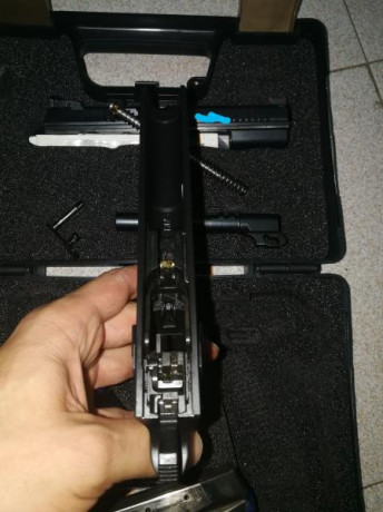 De febreo de 2018, 2.jpg  1.jpg  5000 disparos, con cachas incluidas(foto) mas las originales. Maletín 40