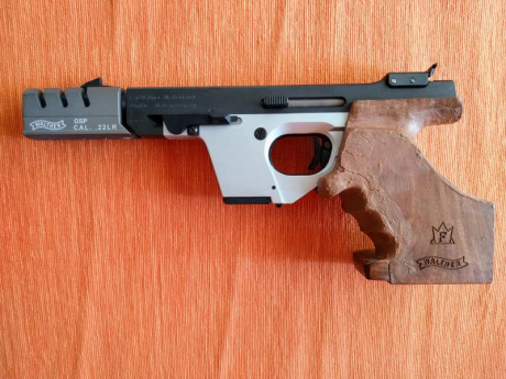 pistola Walther GSP Expert del calibre 22 Lr,  poco uso y muy cuidada.  Cacha talla M, retocada con pasta 00