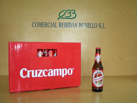 Aunque me acabo de incorporar al foro, llevo más de un año leyéndolo. Por eso se me ha ocurrido que sería 70
