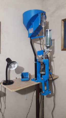 Se vende máquina de recarga DILLON 650XL completa con accesorios: tolva automática para vainas, dosificador 00