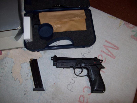Vendo esta magnífica Beretta 90 Two 9mm parabellum, tal como se ve en las fotos, único propietario, está 01