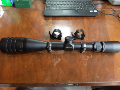 Vendo visor Weaver V16 de 4x16x42 objetivo ajustable, tubo de pulgada. Retícula croshair dot. Fabricado 00