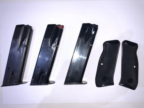 Buenas!

Pongo a la venta la pistola de las fotos del calibre 9 parabellum, con mira cambiada de fibra, 02