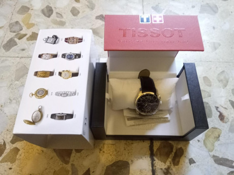 Vendo reloj  TISSOT COUTURIER CHRONOGRAPH  en perfecto estado, en su caja original y ticket de compra.

Fabricado 02