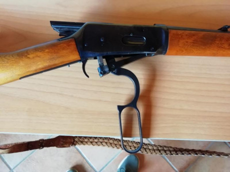 Hola,vendo los siguientes rifle
Winchester 94,calibre 30-30 350€
Semi remington 7400,calibre 280,holografico 01