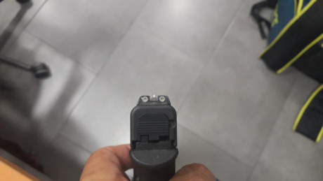 Buenos días, vendo mi glock 42, en perfecto estado, muy poco uso y menos disparos, cambiado el punto de 22