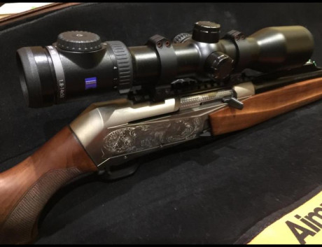 Se vende rifle con un ańo de uso marca BROWNING mk3 cal.300Win Mag. Semiautomático. Lleva montado un visor 00