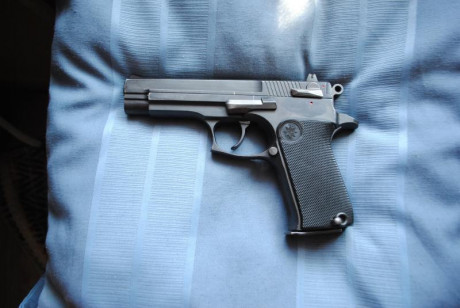 Vendo Star 30 M calibre 9mm Pb. Estado bueno muy poco uso, 1 cargador.
Precio 185 Euros mas gastos fuera 00