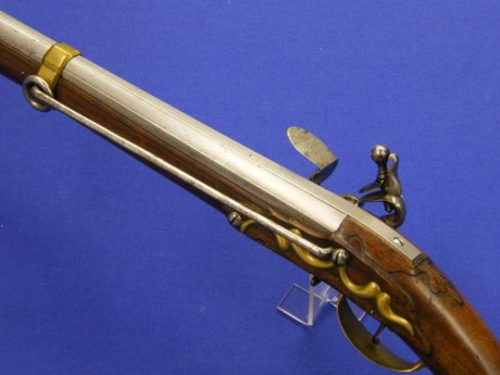 Voy a colocar unas fotos de un arma larga alemana de llave de mecha del siglo XVI. 00