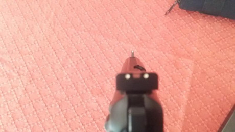 Hola. Vendo guiada en F.
Gatillo y martillo de competición. Miras regulables. 
Anulada la doble acción 01